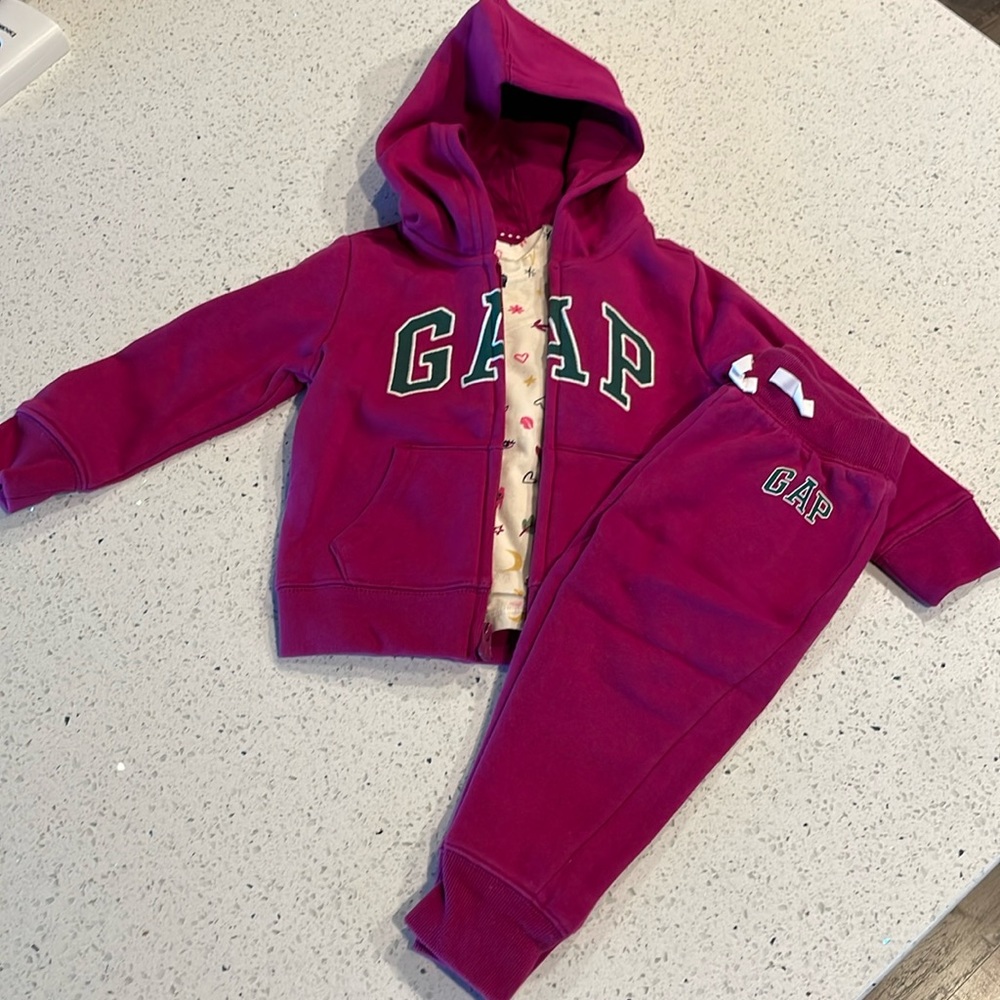 Girls 2T Gap full zip sweatshirt and sweatpants with matching long sleeve